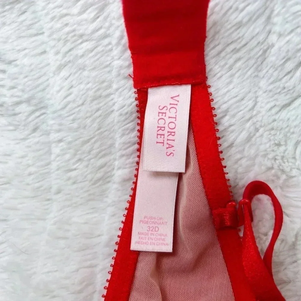 Victoria's Secret VS Dream Angels Red Lace Push-up Bra